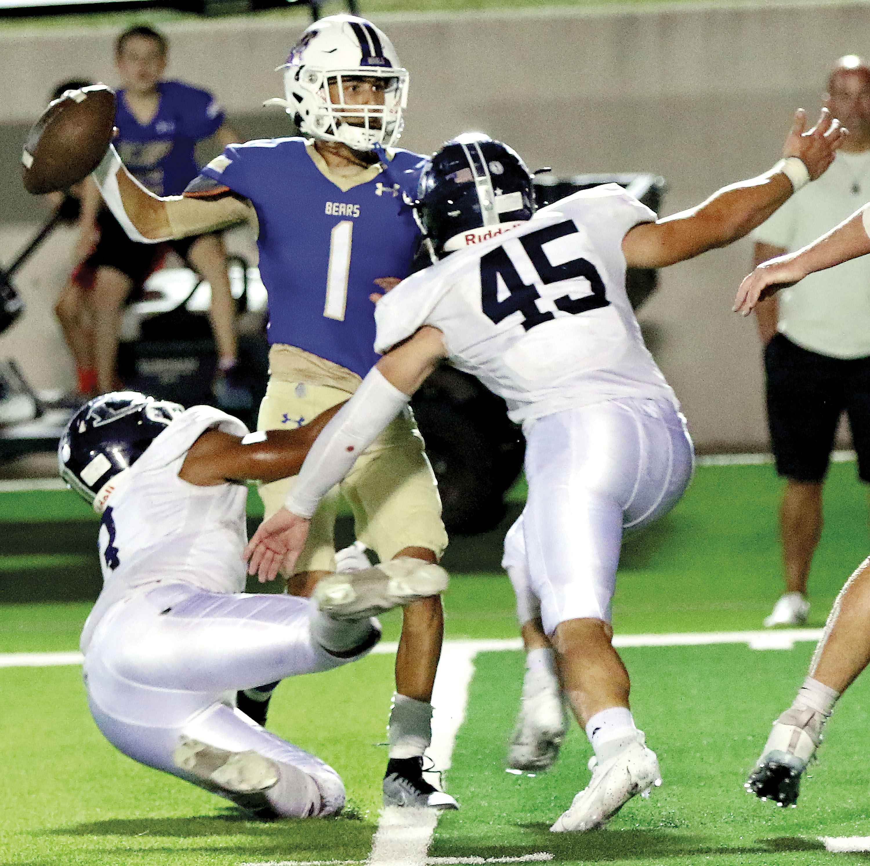 El Reno sacks Bears for key 5A-1 win | El Reno Tribune