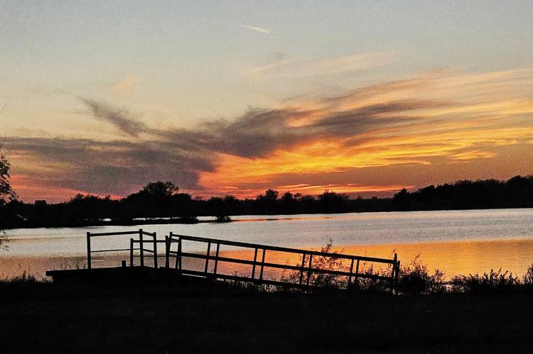 Lake sunset_story