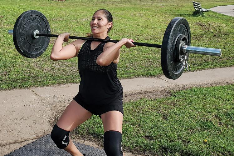  Whitlow lifts up weights