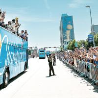 Thunder title parade_1