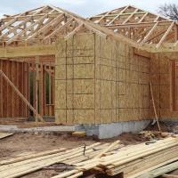 This house going up at Elm and Hadden is being built by volunteers and Habitat for Humanity. (Tribune photographer/Glen Miller)