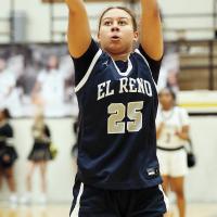 Jaida Richardson shoots a free throw