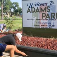 EHS football players lend a hand to help community_1