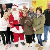 Apron Annies host holiday party_story