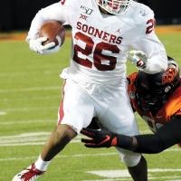 OU_Brooks breaks tackle