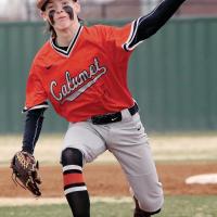 Hunter Arnold throws a fastball