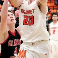 Gunner Snowden jumps past a defender