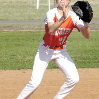 Jazmine Mayo looks a ball into her glove during a force play at the bag