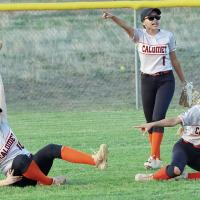 Brenlee Voss holds up the ball after making a catch
