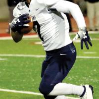EHS football_LaFoe breaks into open ground