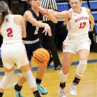 EHS girls basketball_Evans-Thompson makes pass 