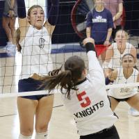 Ruby Curtis sets up for a solo block attempt