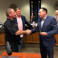 Graves honored for 25 years_story