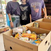 Letter Carriers Food Drive collects over 4,200 pounds_1