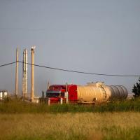 Big oil first in line for big rebates_art