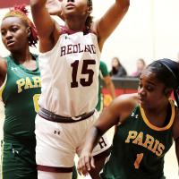 Jaiana Wiggins shoots in the lane