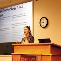 Macey Scotten shares Applied Technology degree information with students