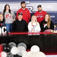 Huggins signs to wrestle_story