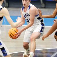 UCHS boys basketball_Horton looks to pass