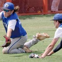 Brycen Bilyeu reaches out to try and make a sliding catch