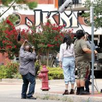 Jurassic Pet back filming_story