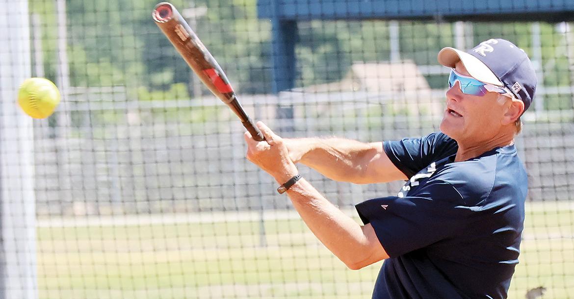 Keith Hill hit a two-run home run_slideshow