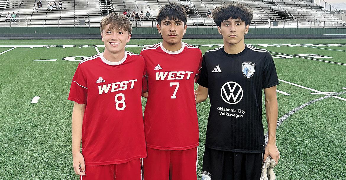 Tristan Chandler (8), Diego Reyes (7) and Aldo De La Torre (keeper)_slideshow