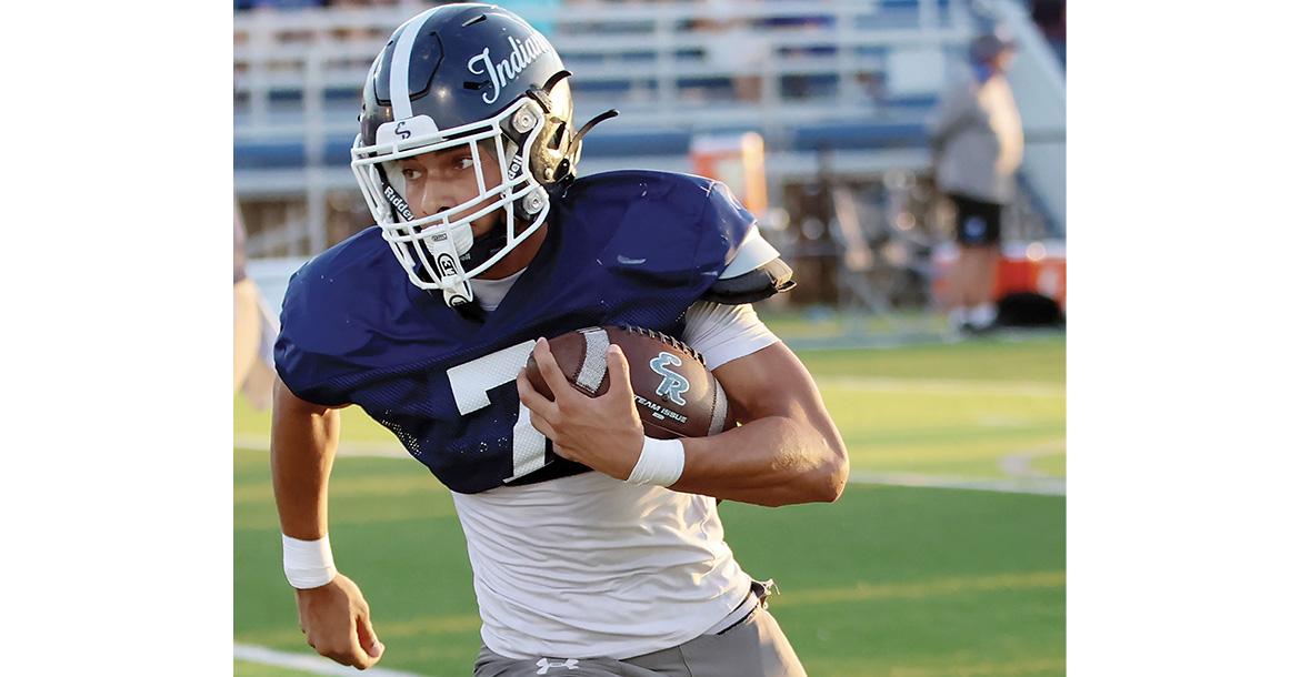 Jaydon Steele runs a sweep play for 17 yards_slideshow