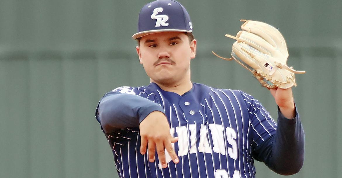 Jonathan Shelley makes a throw toward first base_slideshow