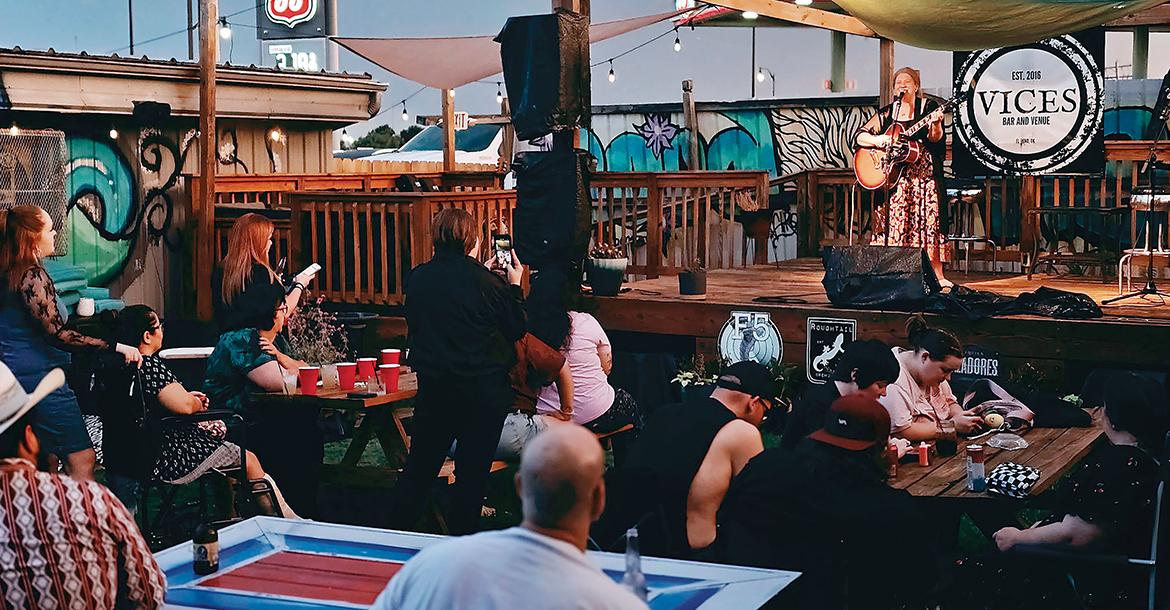 The outdoor beer garden will be featuring live bands_slideshow