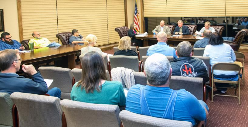 Canadian County commissioners hold meeting