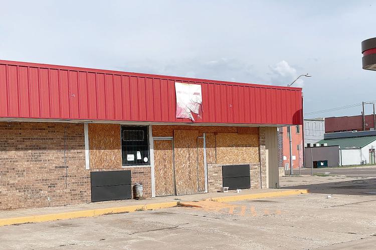 The city of El Reno is purchasing this vacant convenience store