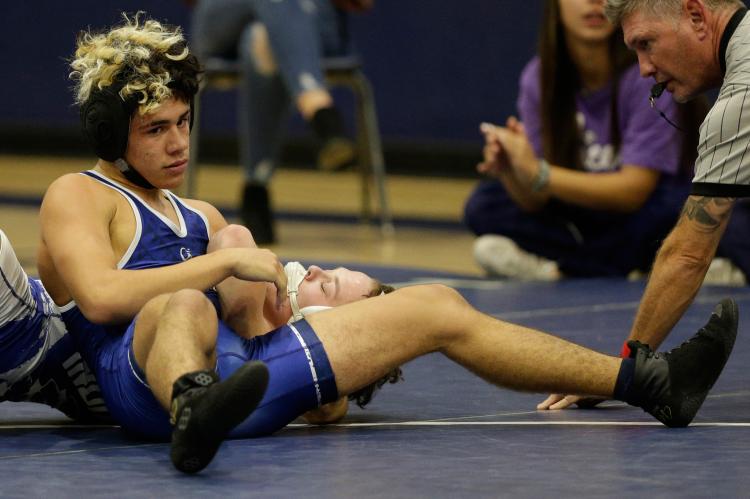 Oquendo and EHS wrestling team travel to Weatherford 