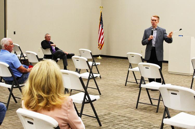 U.S. Sen. James Lankford speaks with a group of Canadian County citizens